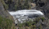 Waterfall on the way to Annapurna circuit 